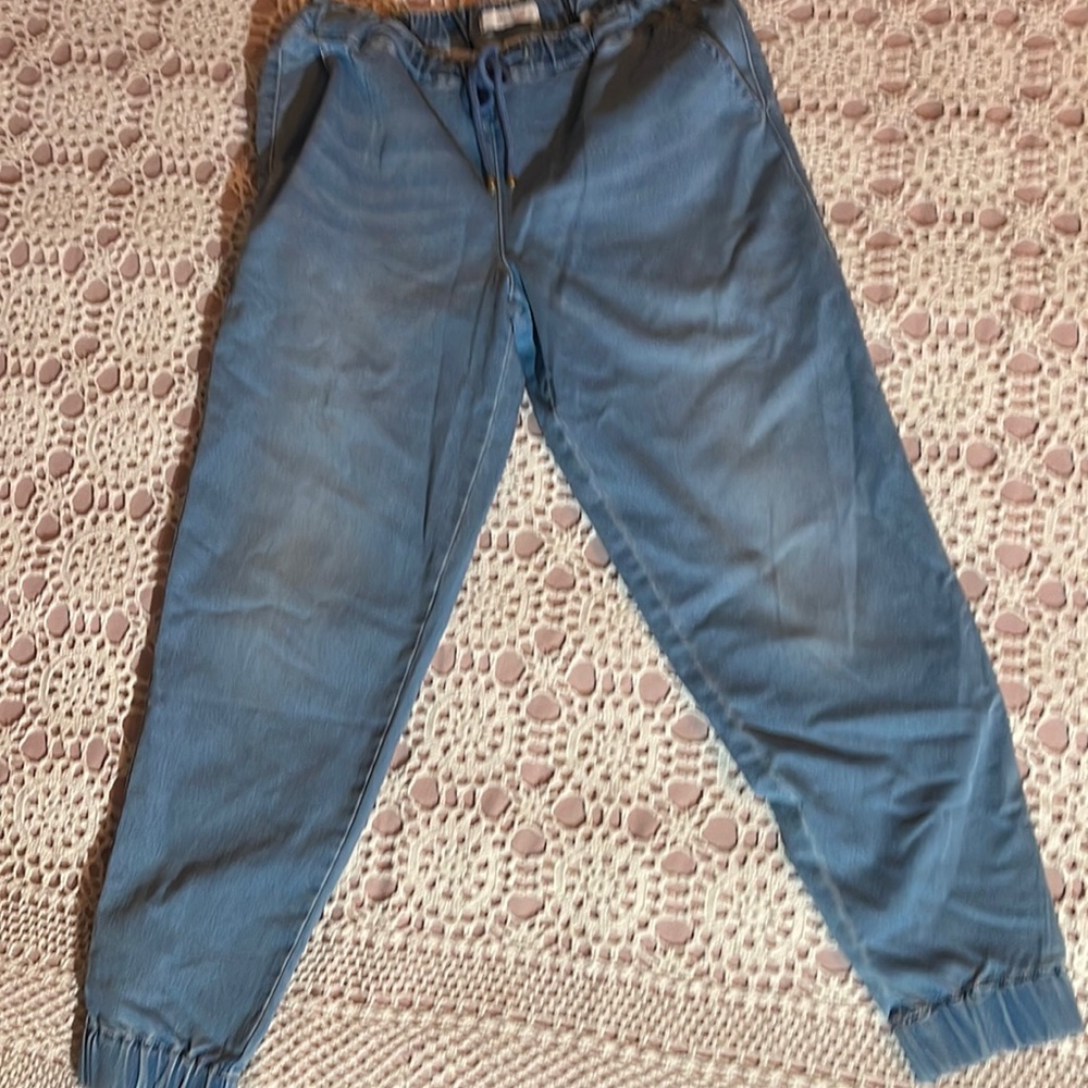 Skinny Girl Jeans. Size S. Color Light Blue.